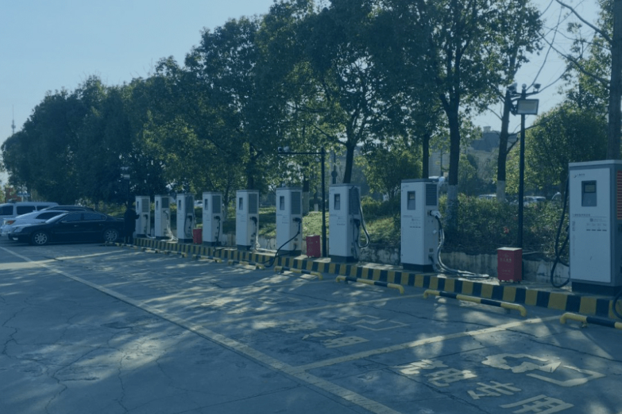 临平亚运馆街道充电站